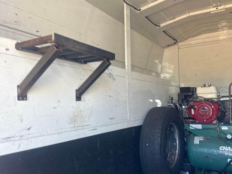 ford-f350-xl-image-10