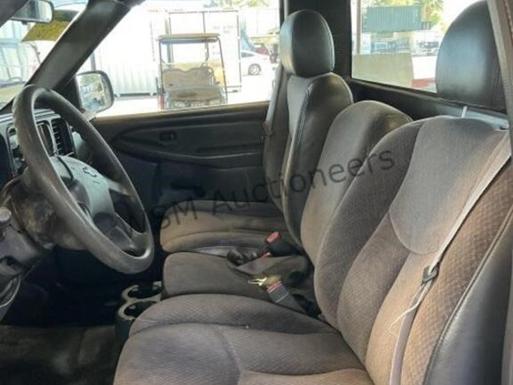 2006-chevrolet-silverado-1500-image-21