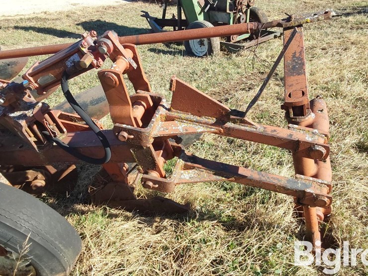 international-710-image-19