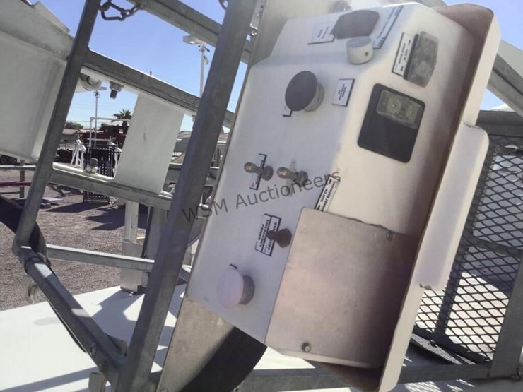 2014-ram-4500-bucket-truck-image-19