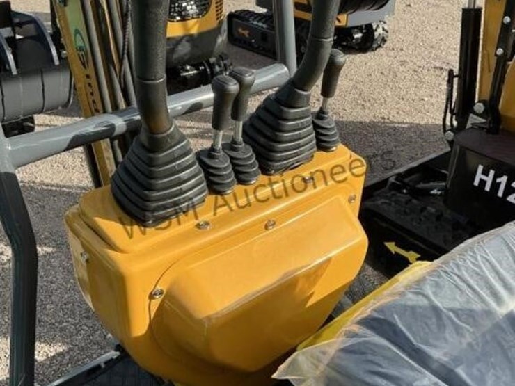 2025-cfg-mx12r-mini-excavator-image-10