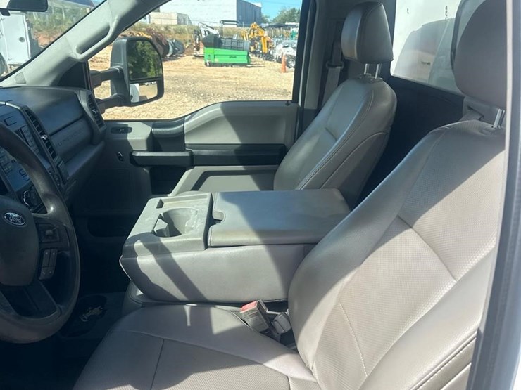 ford-f350-xl-image-22