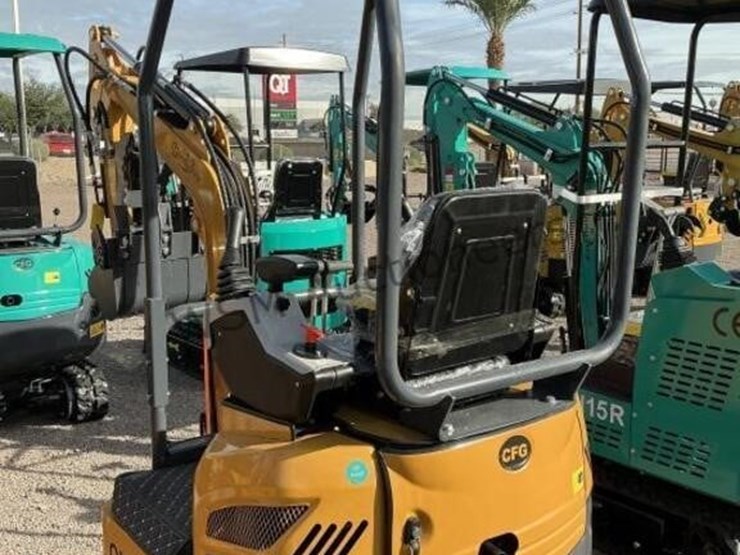 2025-cfg-qk18r-mini-excavator-image-3
