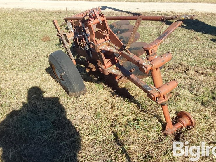 international-710-image-6