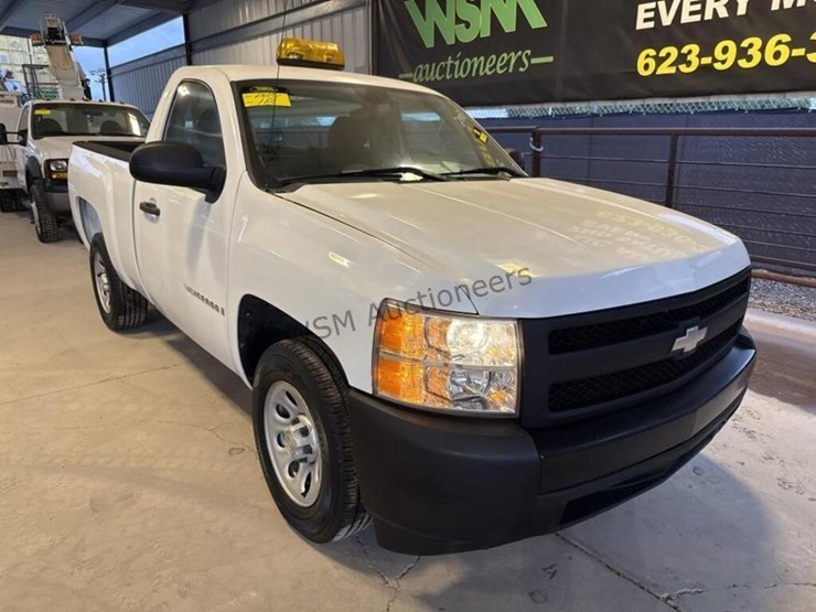 2008-chevrolet-silverado-1500-image-2