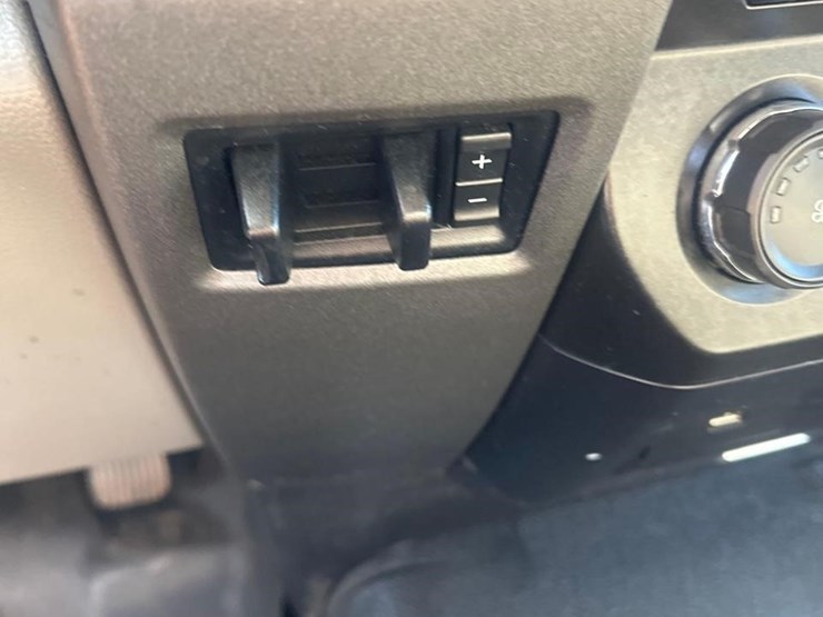 ford-f350-xl-image-28