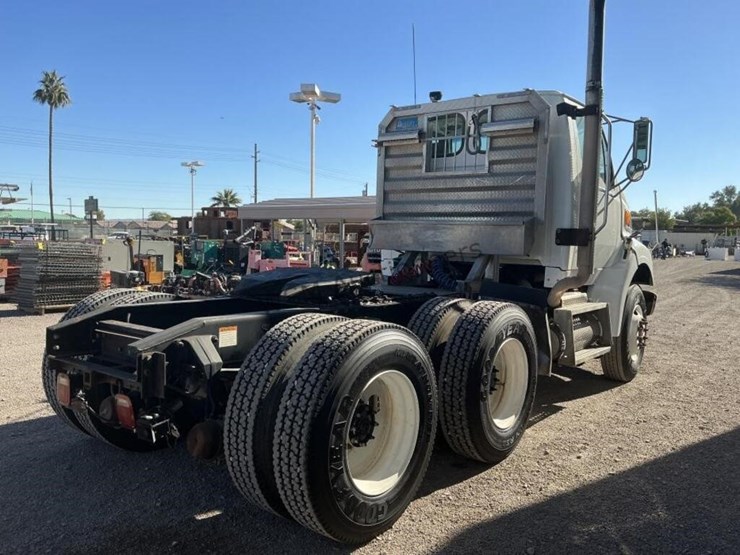 2008-sterling-l8500-image-5