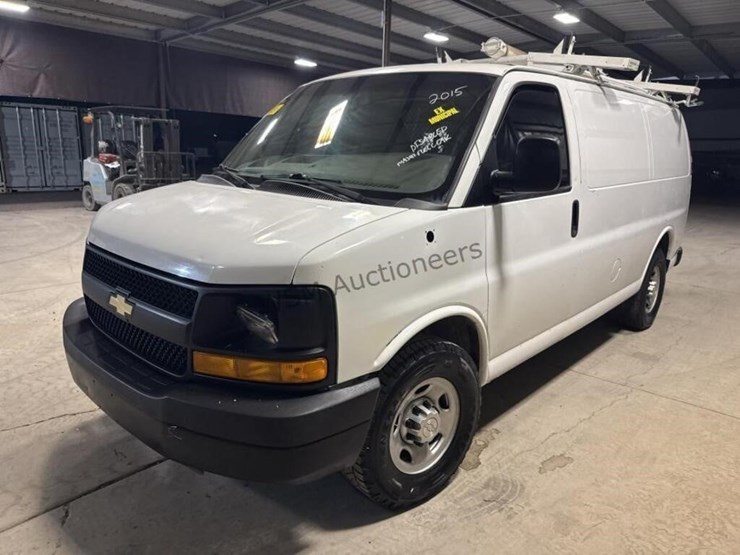 2015-chevrolet-express-2500-image-4