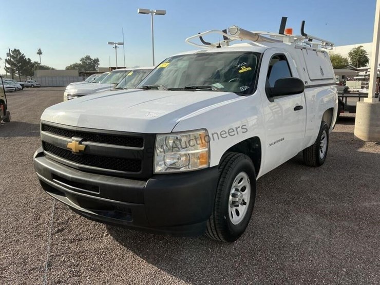 2012-chevrolet-silverado-1500-image-3