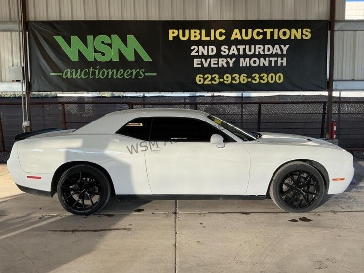 2016-dodge-challenger-sdn-image-1