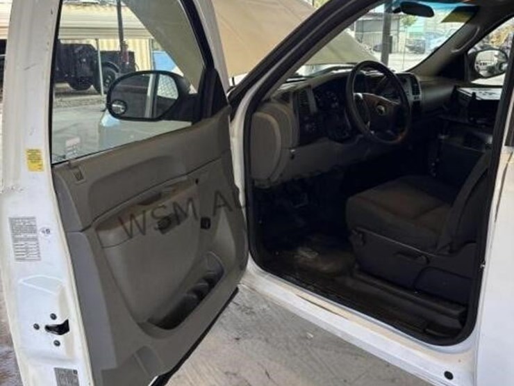 2012-chevrolet-silverado-1500-image-27