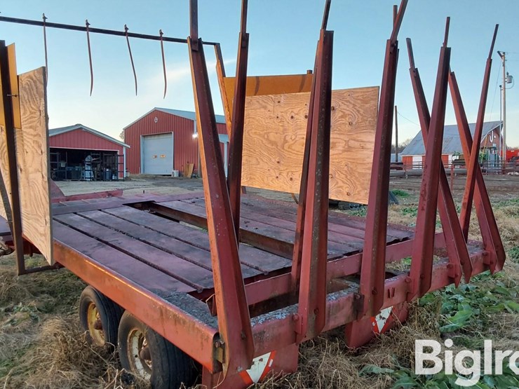 new-holland-1044-image-16