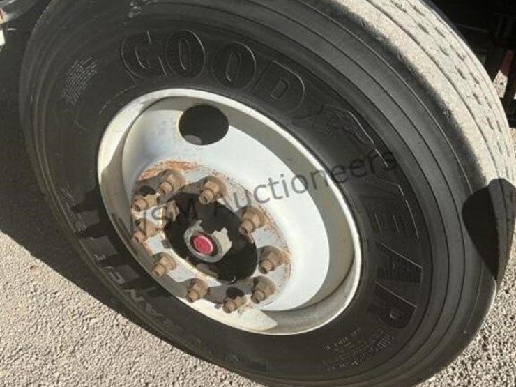 2008-sterling-l8500-image-16