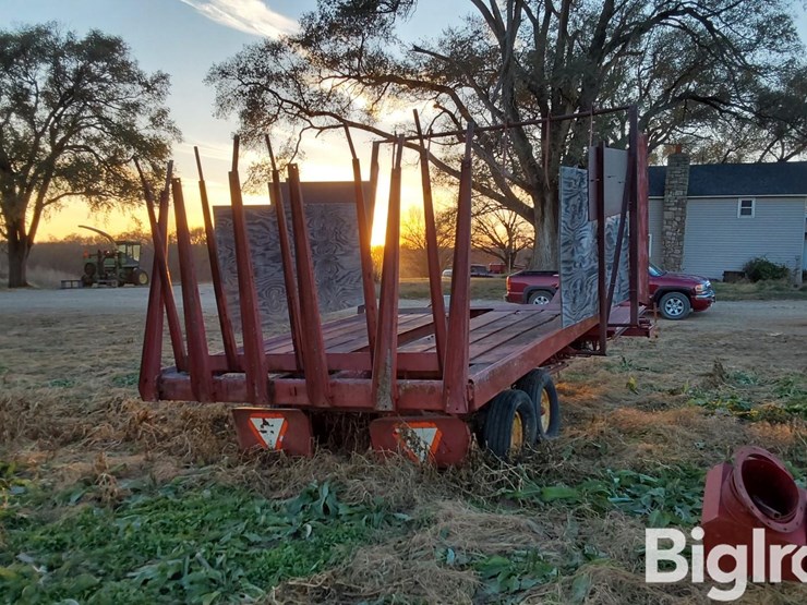 new-holland-1044-image-5