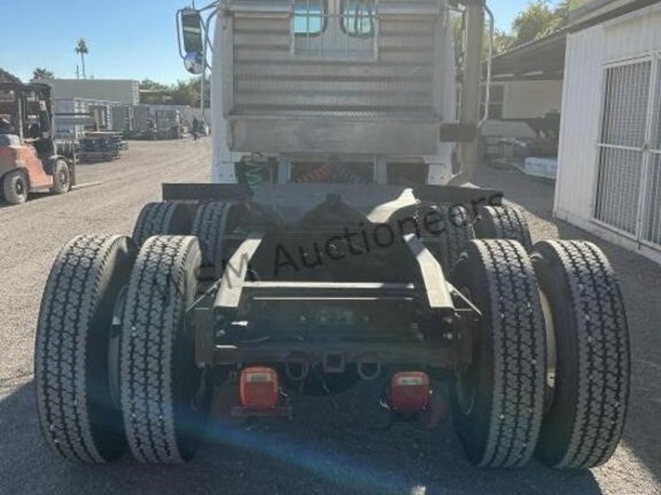 2008-sterling-l8500-image-6