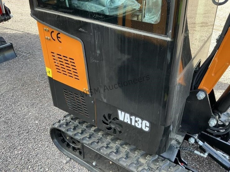 2025-miva-13c-mini-excavator-image-7