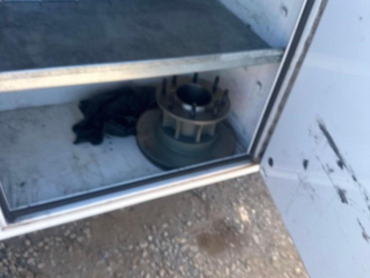 ford-f350-xl-image-17