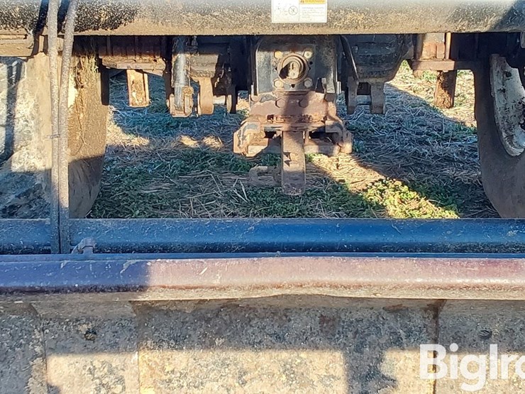 new-holland-tv145-image-14