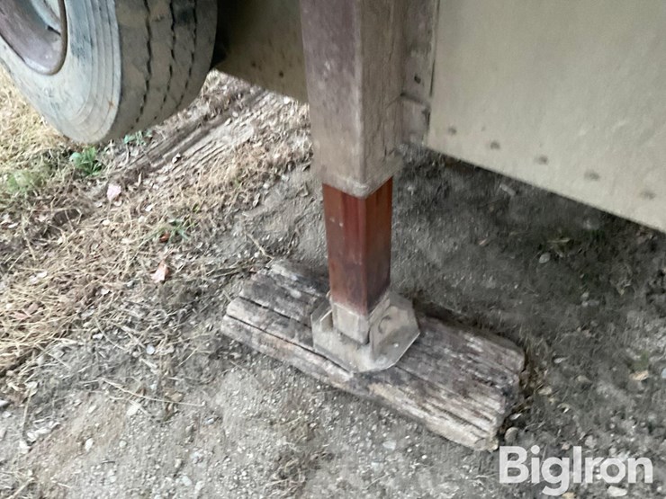 wilson-livestock-trailer-image-15