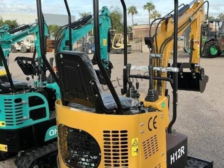 2025-cfg-h12r-mini-excavator-image-4