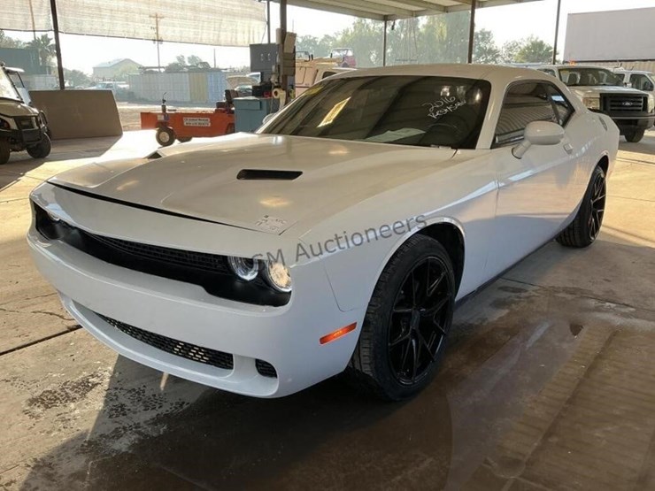 2016-dodge-challenger-sdn-image-4