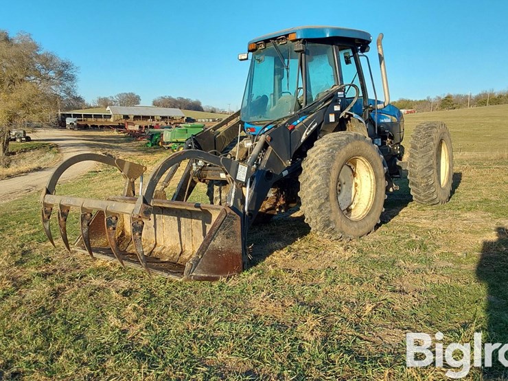 new-holland-tv145-image-1