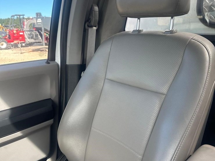 ford-f350-xl-image-29