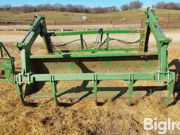 john-deere-8-image-8