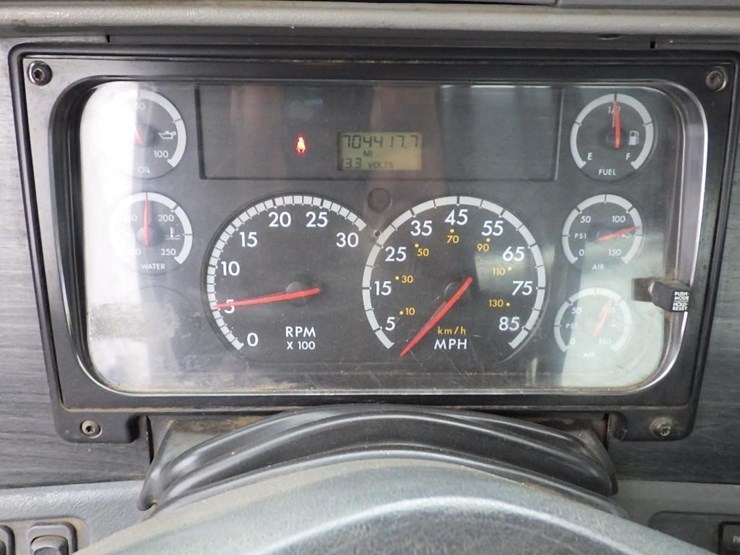 2005-freightliner-columbia-t/a-truck-tractor-image-25