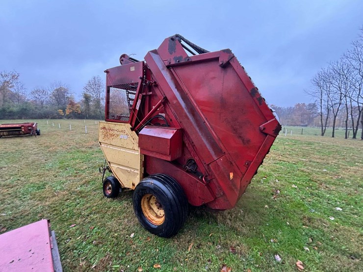 new-holland-851-image-8