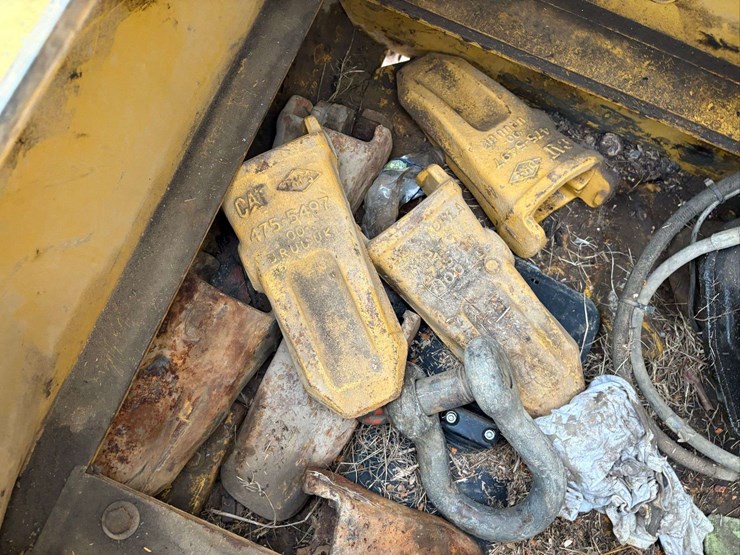 caterpillar-325cl-image-21