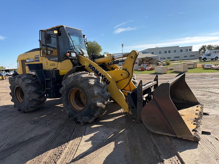 2020-komatsu-wa320-8-image-3