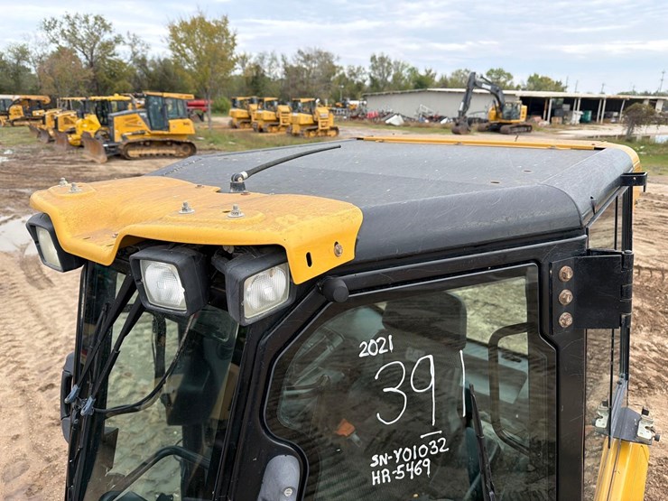 2021-caterpillar-d3-lgp-image-20