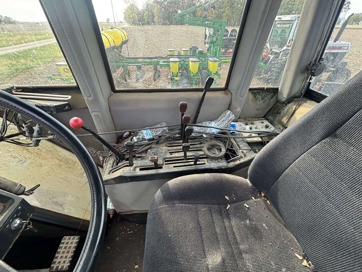 1986-white-4-225-image-29