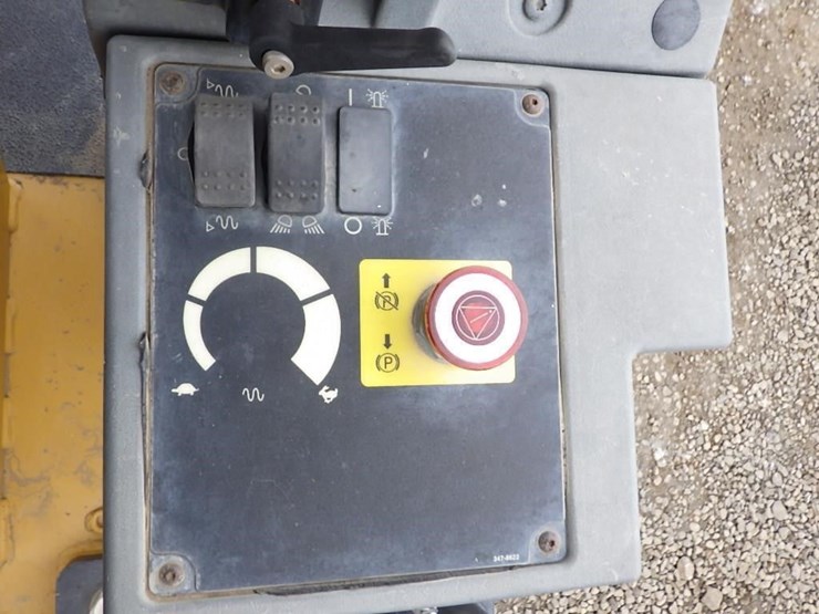 caterpillar-cs44-image-25