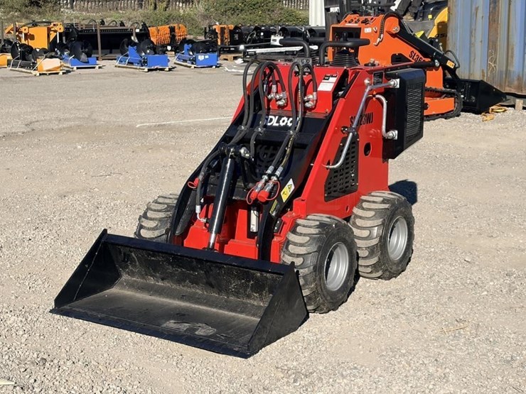 2025-sdlool-sl323wj-skid-steer-loader-image-1
