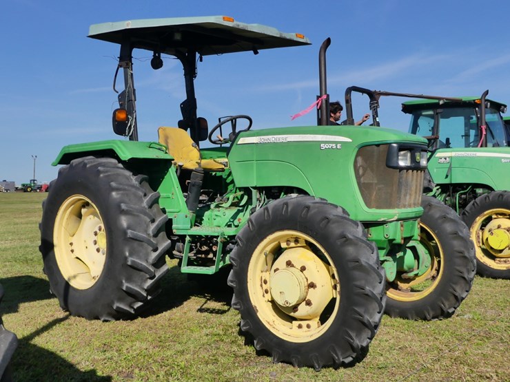 john-deere-5075e-image-1