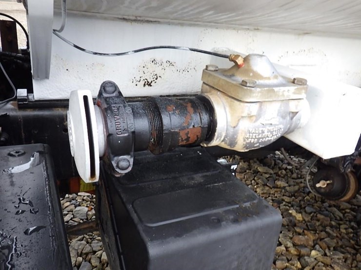 1999-ford-sterling-s/a-water-truck-image-15