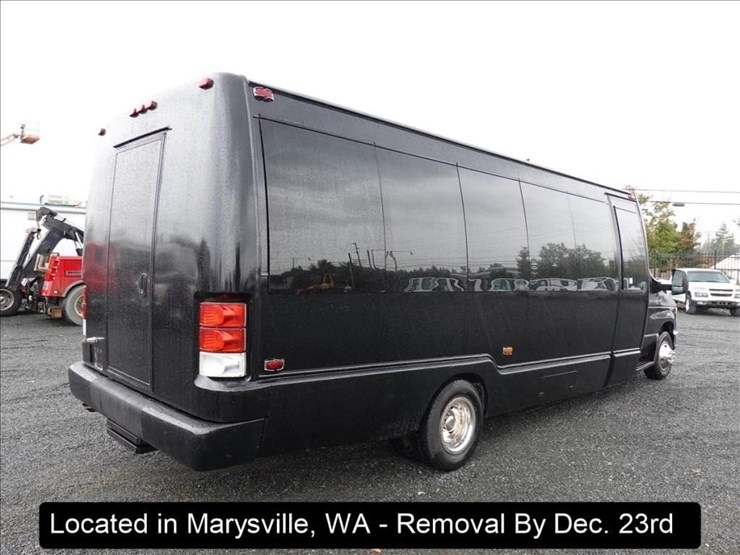 2014-ford-e550-image-15