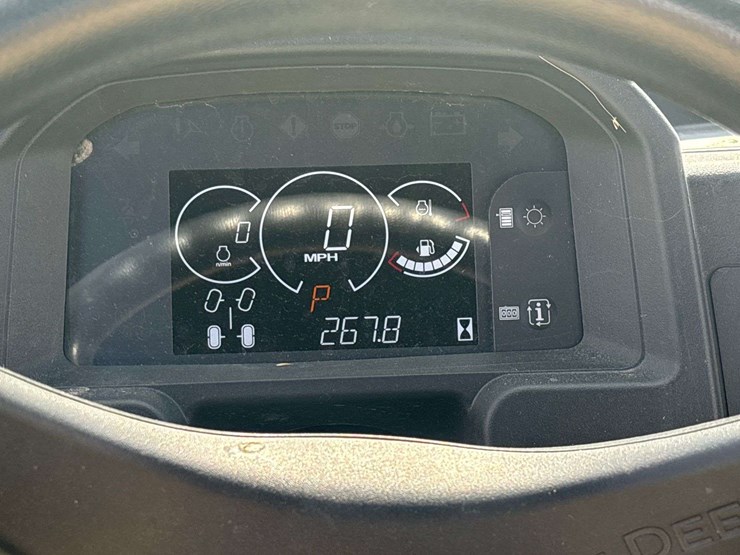 2022-john-deere-gator-image-7