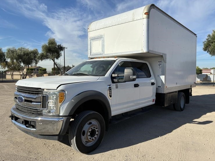 2017-ford-f550-xlt-image-1