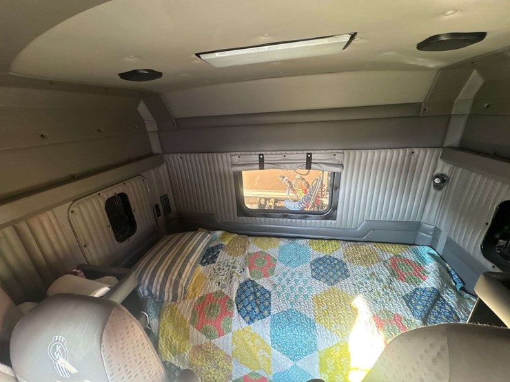 2014-kenworth-t800-image-13