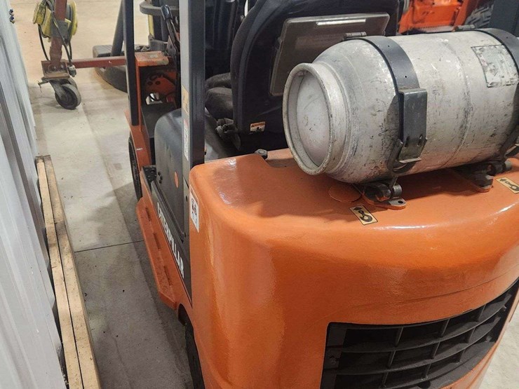 2001-caterpillar-gc25k-image-8