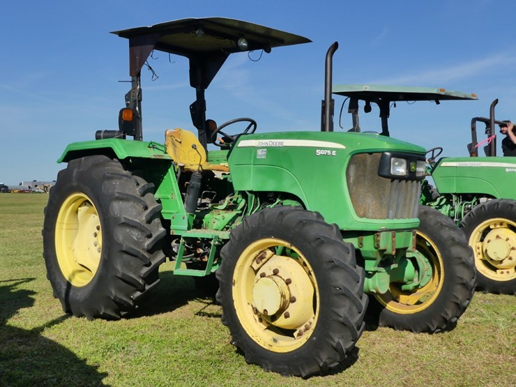 john-deere-5075e-image-1