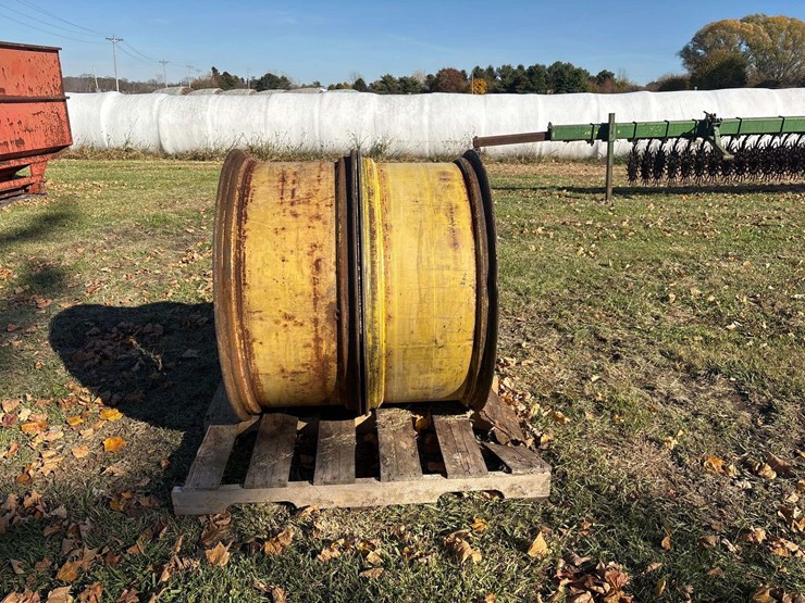 john-deere-10-image-2