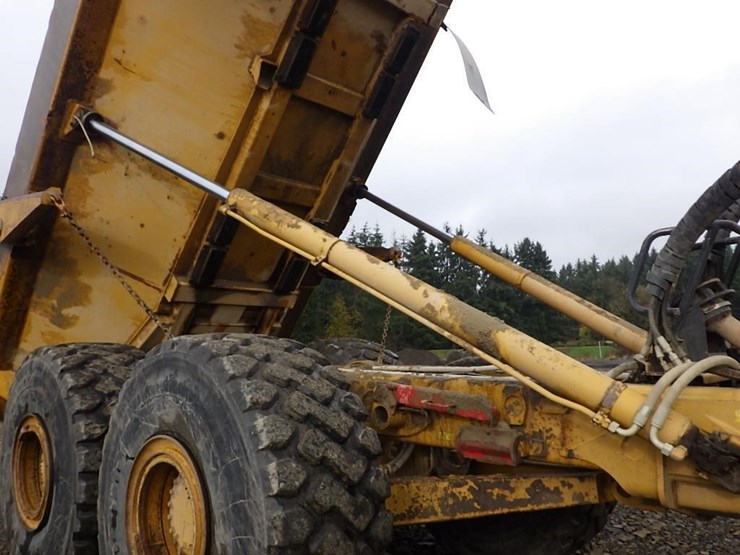 caterpillar-740-image-12