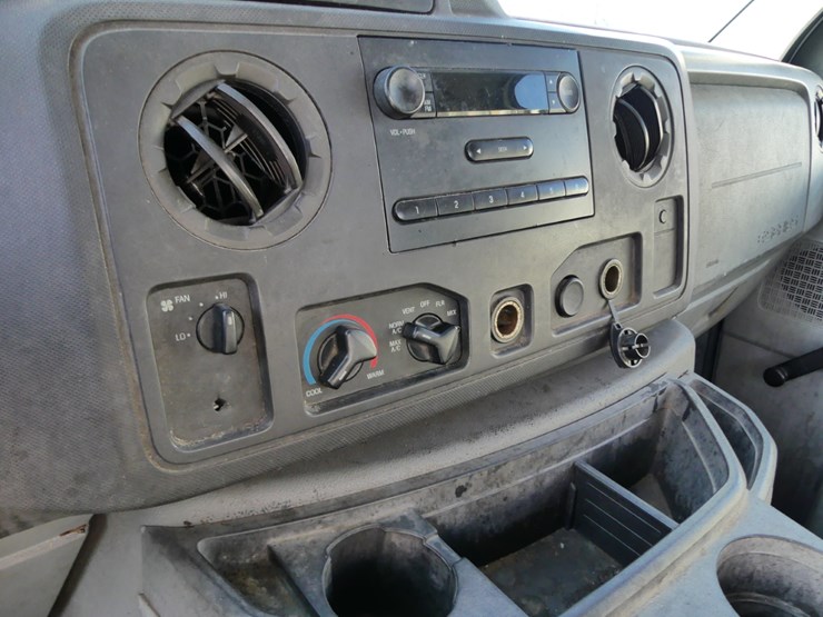 2011-ford-e450-image-14