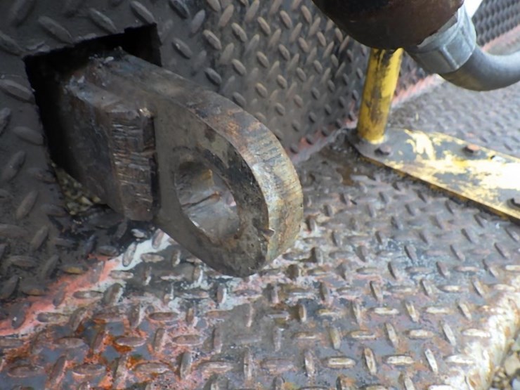 international-4900-image-9