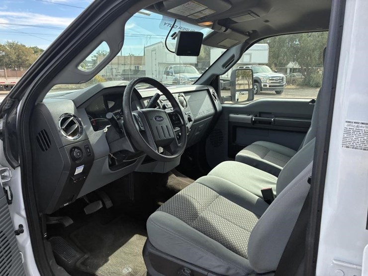 2016-ford-f550-xlt-image-13