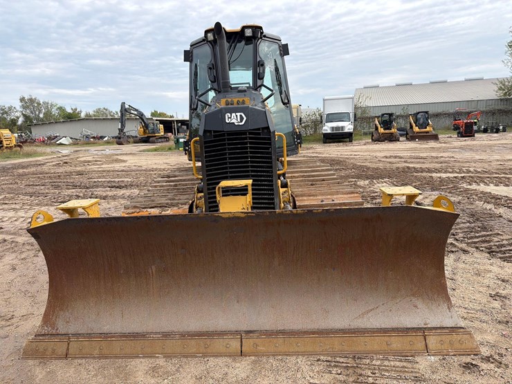 2021-caterpillar-d3-lgp-image-13